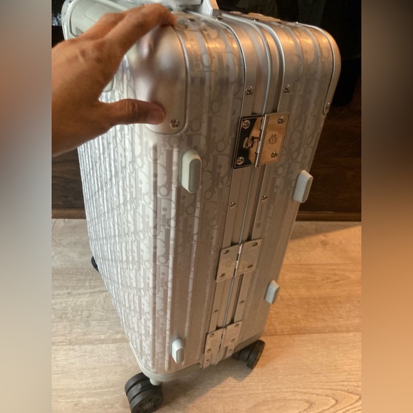 Authentic RIMOWA x DIOR carry on luggage - Picture 11 of 17